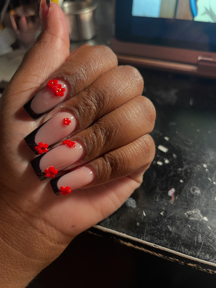 Medium Length With Minimal Design at Kamiah Buchanan in Fairburn, GA