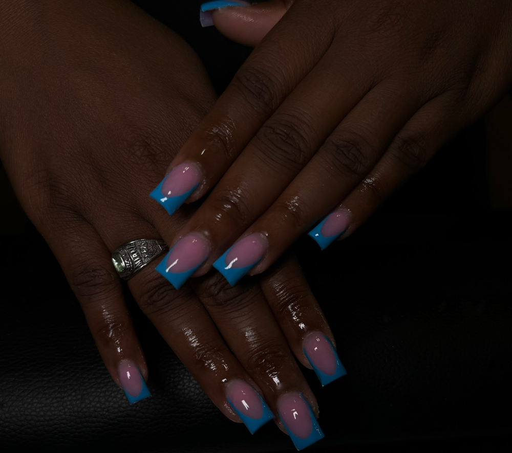 French Tip/V-cut