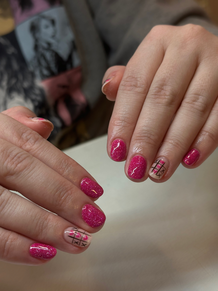 gel manicure with design