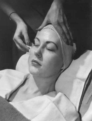 Dermaplane Quickie Facial