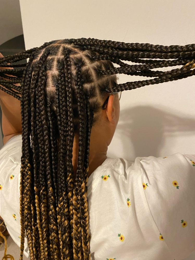 Medium knotless Braids
