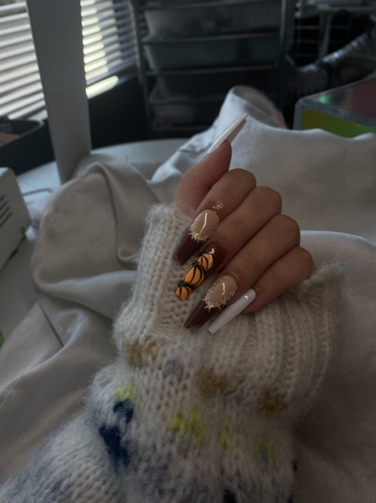 6-8 nails with art 😎