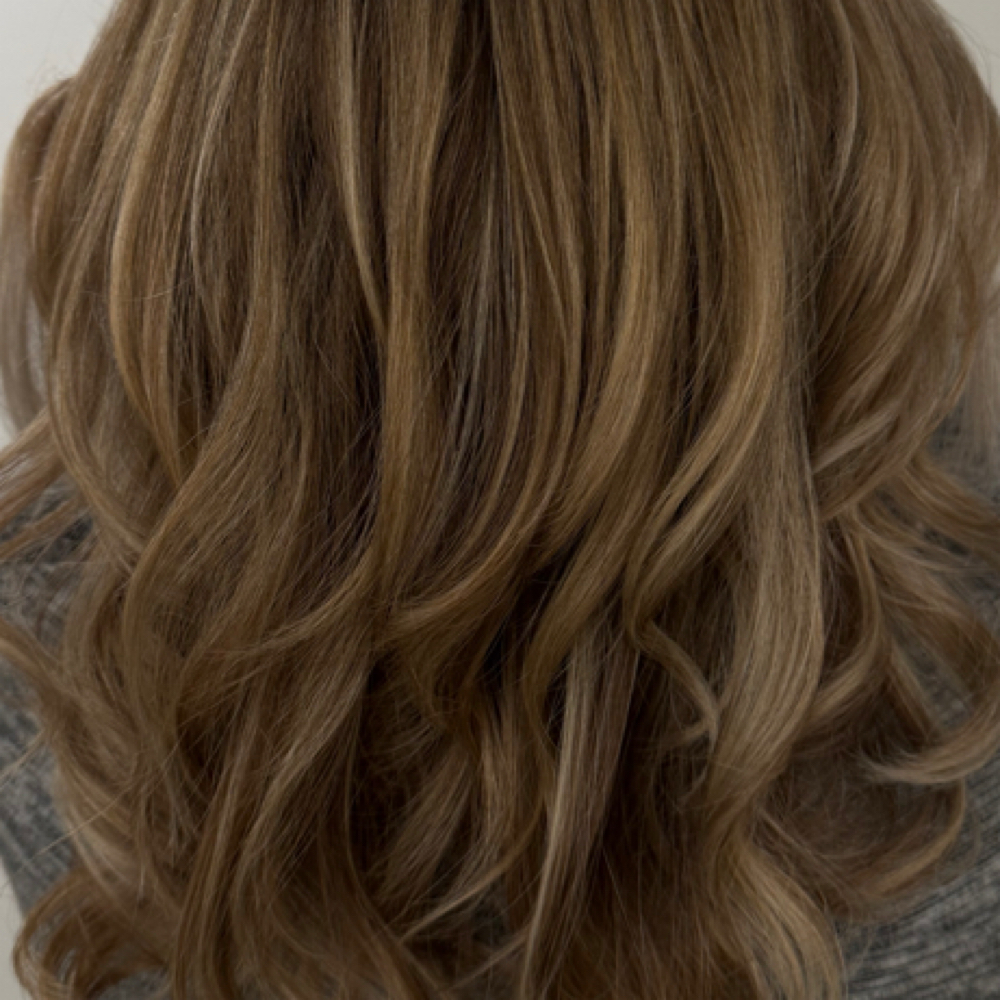 Blow Out at Tay Slays Hair in Milwaukee, WI