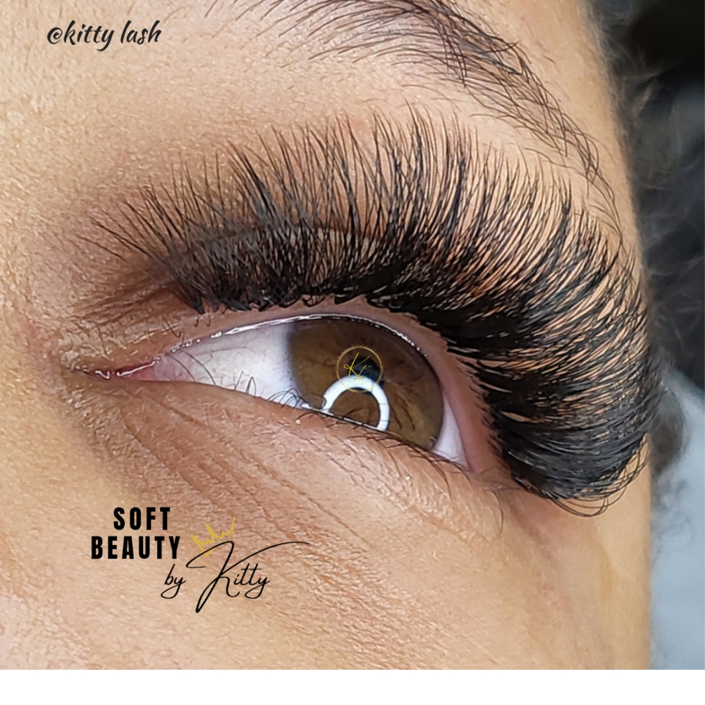 Lash Extension Set at Graceful Glam by Kitty in Calhoun City, MS