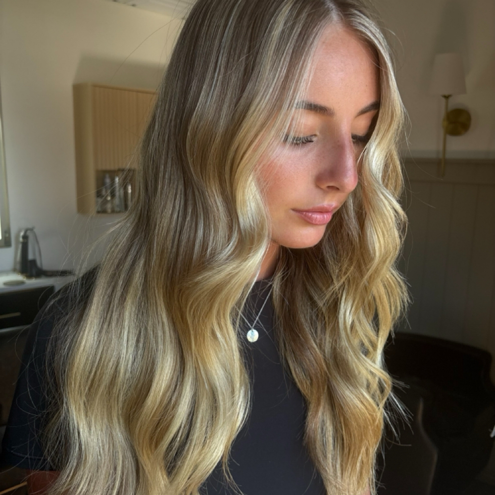 SIGNATURE BLONDING SESSION at Chloewiththegoodhair in Cedar Falls, IA
