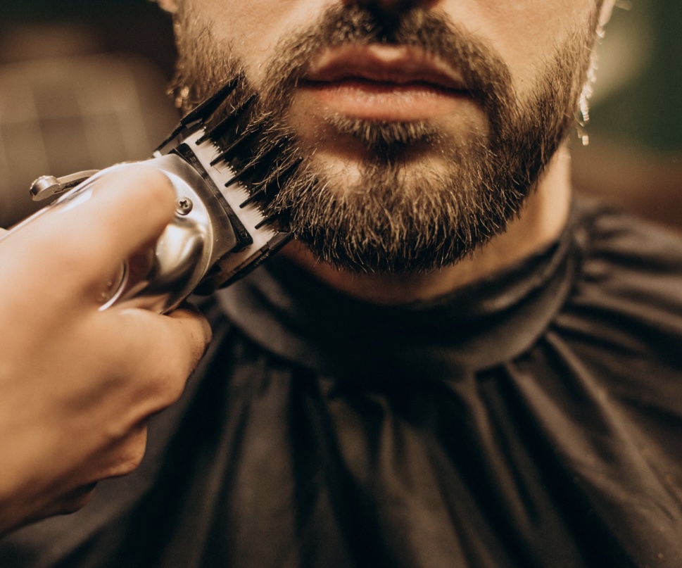 BEARD TRIM & LINE UP
