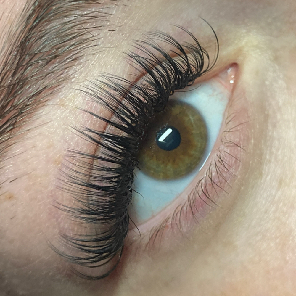 Hybrid/YY Lash Extensions at GJ Beauty in St. Peter’s, MO