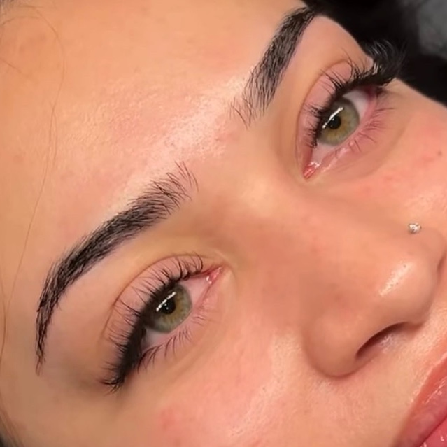 Full Classic Lash Set at Esthetics x Evelyn in Bakersfield, CA