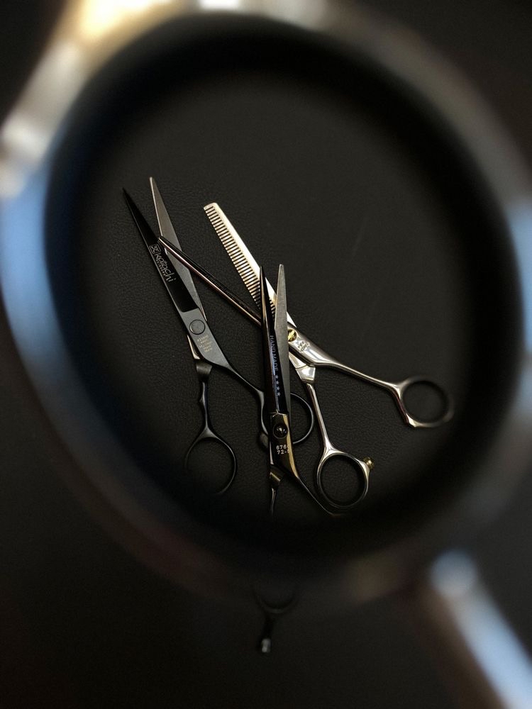 Women’s Cut w/ Shampoo & Style