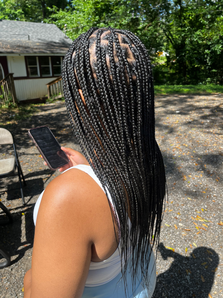 Smedium Knotless Braids