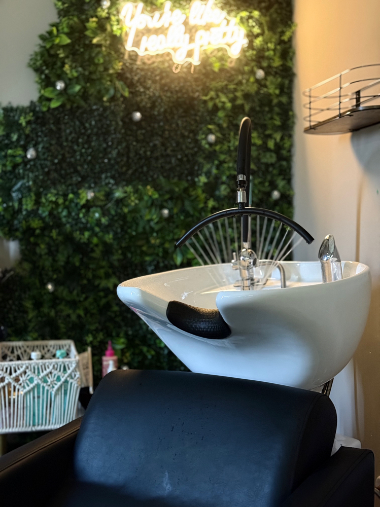 MHL headspa NO Blowdry at MHL Makiah Gibson in Wilmington, IL