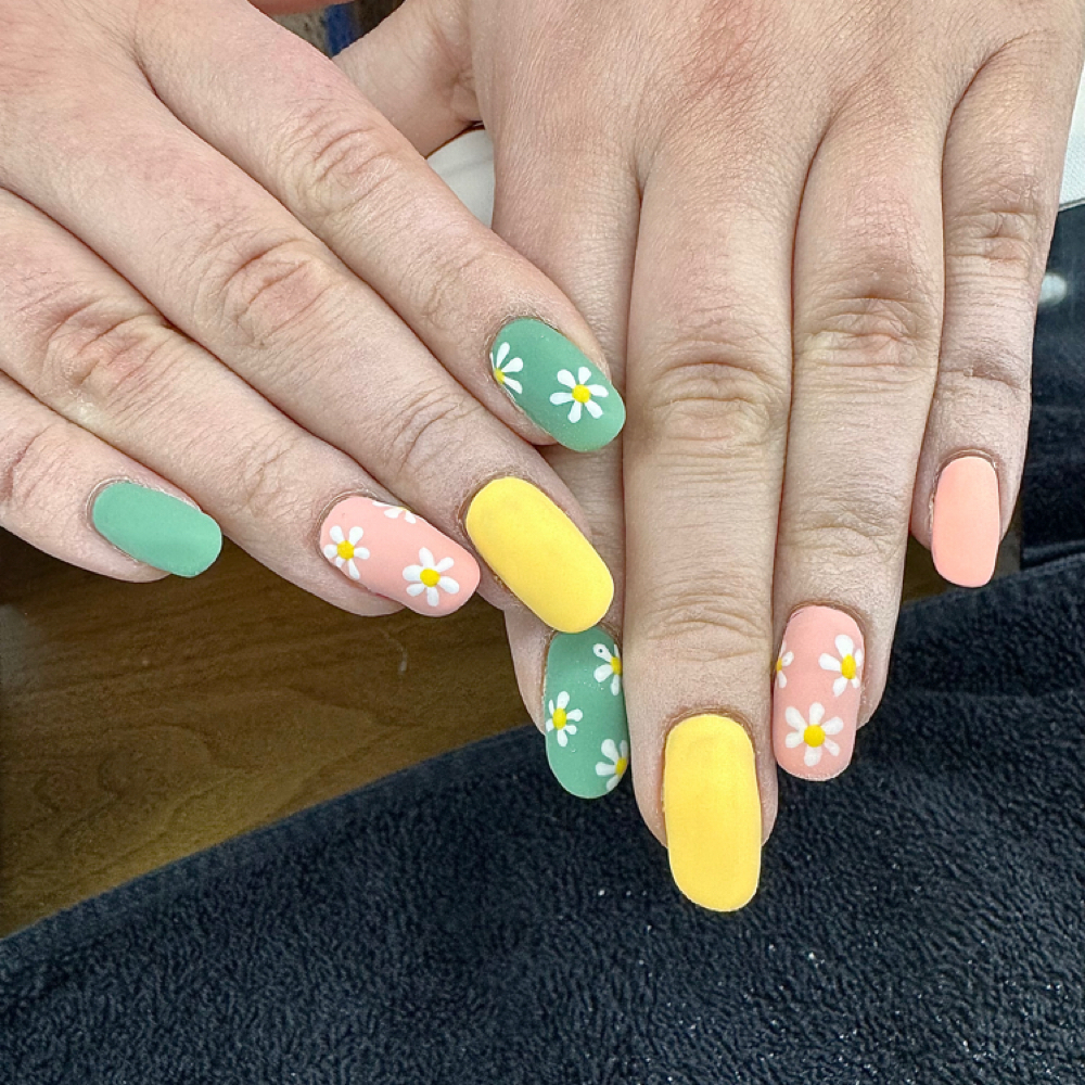 3 Wk)GEL POLISH CHANGE (Best Deal) at BELLA CHRISTINE'S NAIL STUDIO in Jefferson, OH