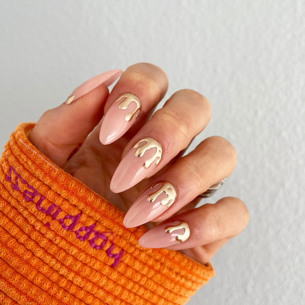 duo 24k Dripping Gold Manicure