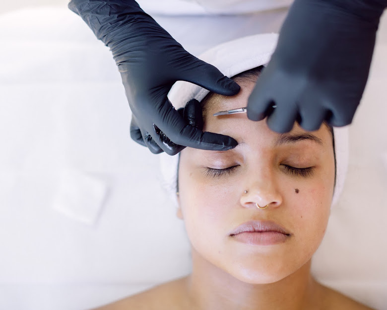 Dermaplaning Facial
