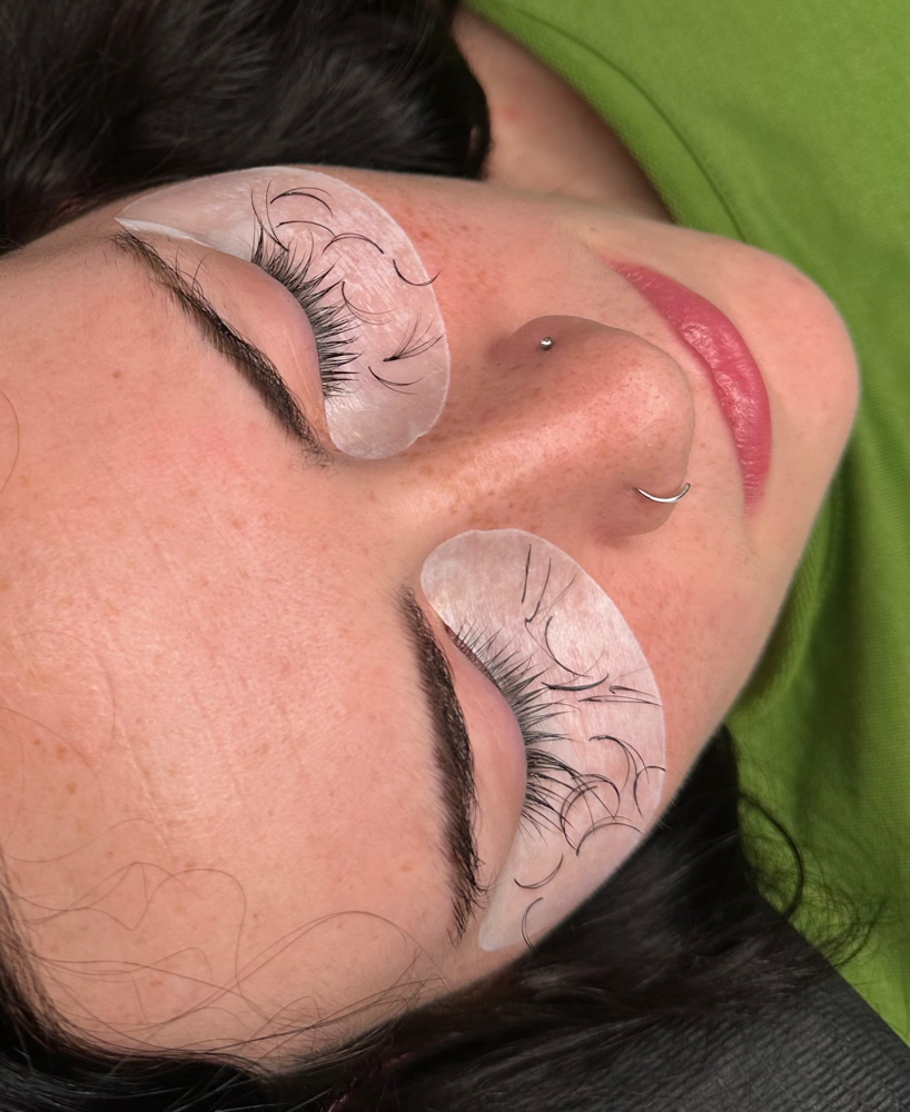 lash removal at belashedbyb in inverness, FL