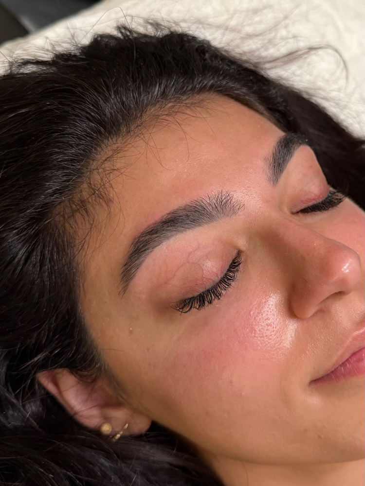Brianna’s Custom Brow Shaping