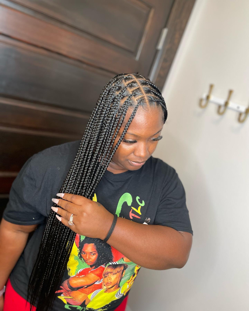 Knotless Box Braids (Medium)