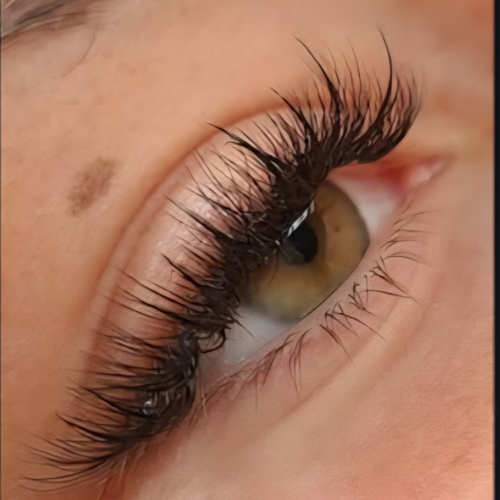 Lash Sets & Fills at Bats & Bows Beauty in Longview, WA