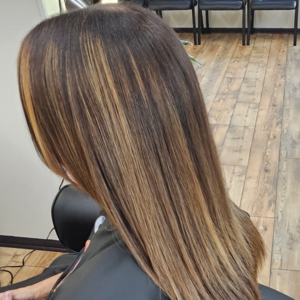 Keratin Smoothing Treatment Retouch at Dye Pretty Salon in Worthington, MN
