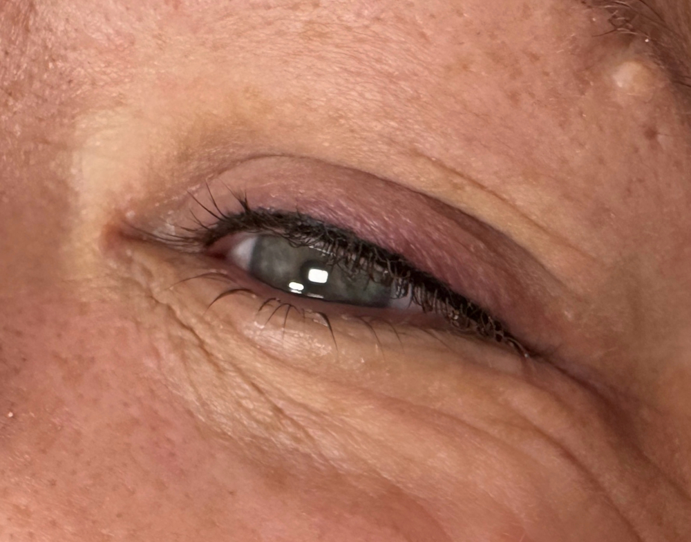 Eyeliner Touch Up