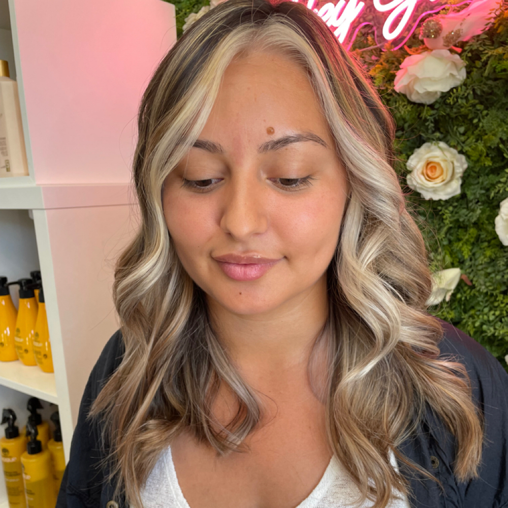 Money Piece / Face Frame at Hey Girlie Studio in Long Beach, CA
