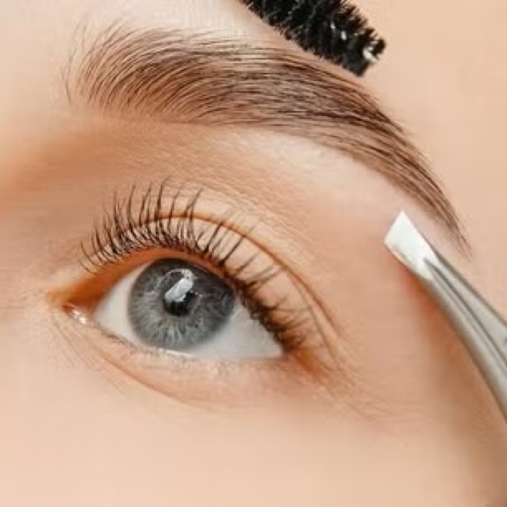 Brow Services at Cocktails & Glam in Artista, PR