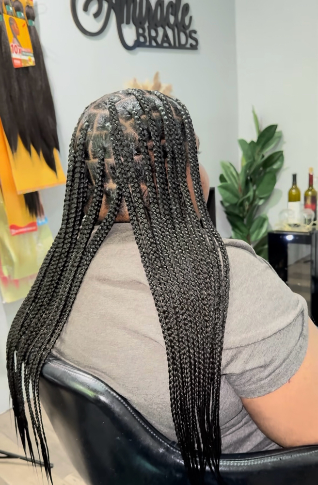 Medium Knotless