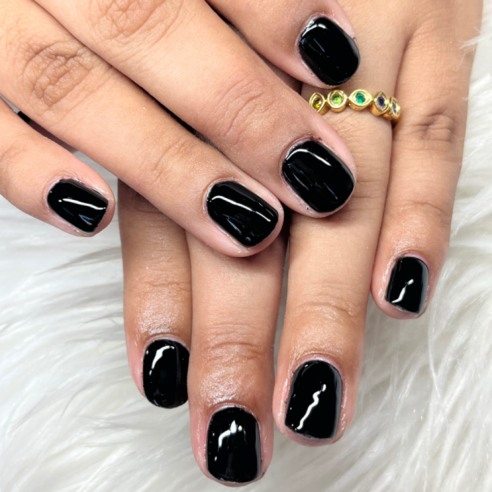 No Chip Manicure at Selis.Studio in Riverside, IL