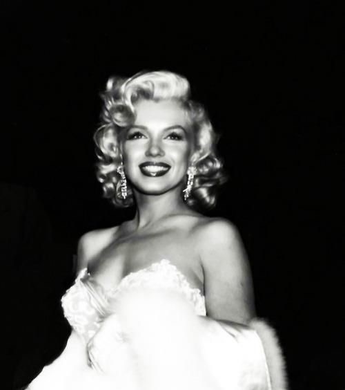 Marilyn Monroe Anti-Aging Facial