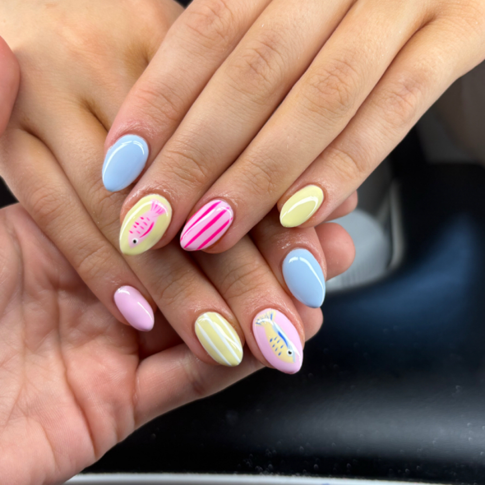 Builder Gel Moderate Design at Anna’s Final Touch in Duncansville, PA