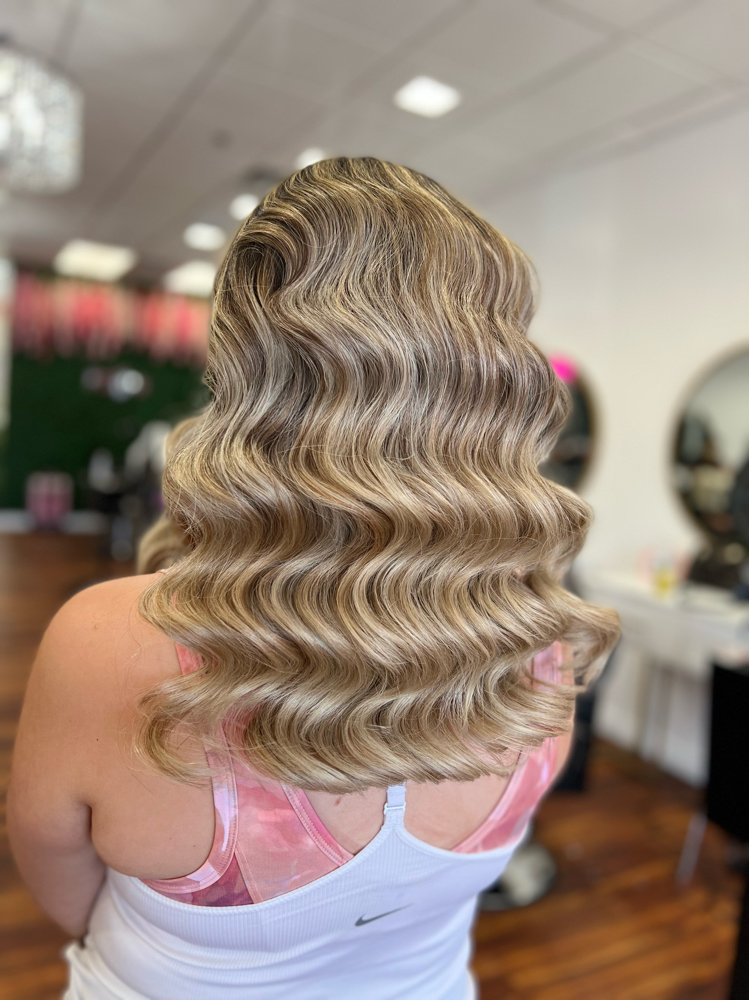 Hollywood Waves
