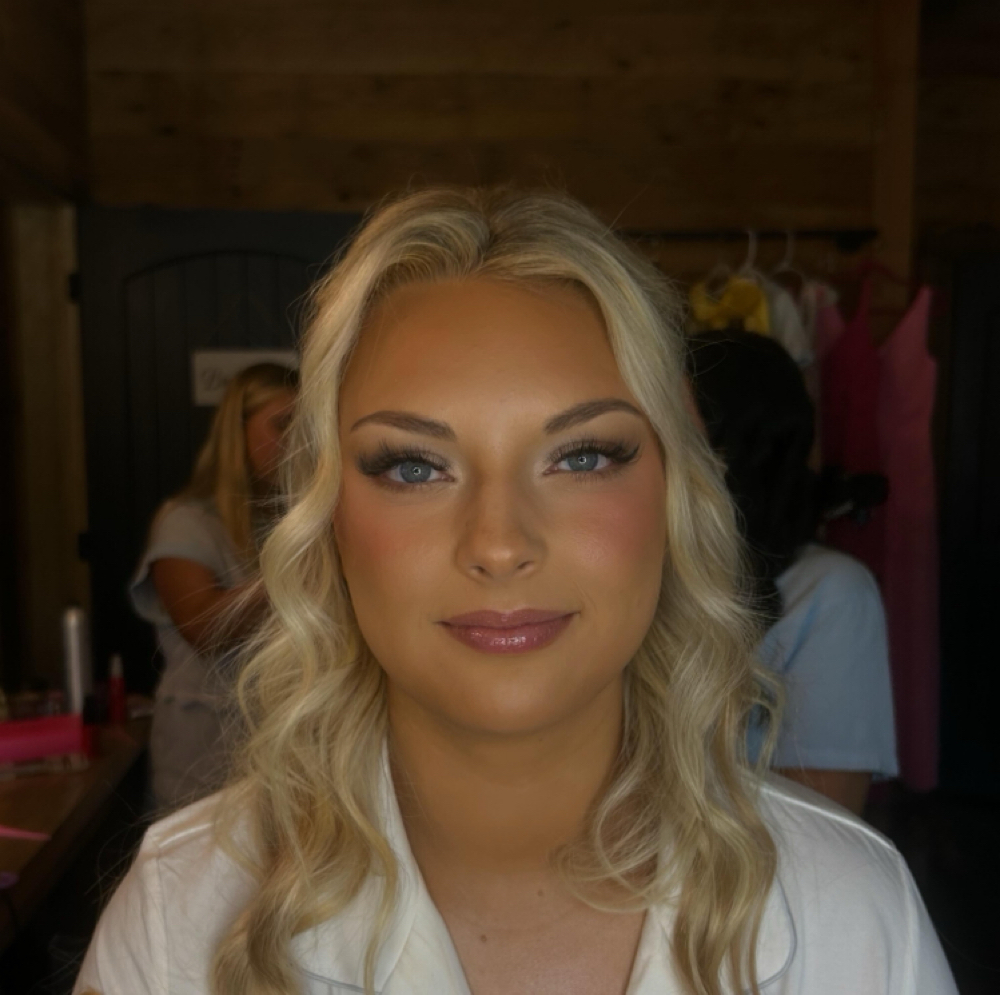 Bridal Or Full Glam Makeup Lesson at Peyton Bustamante in Harrisburg, IL