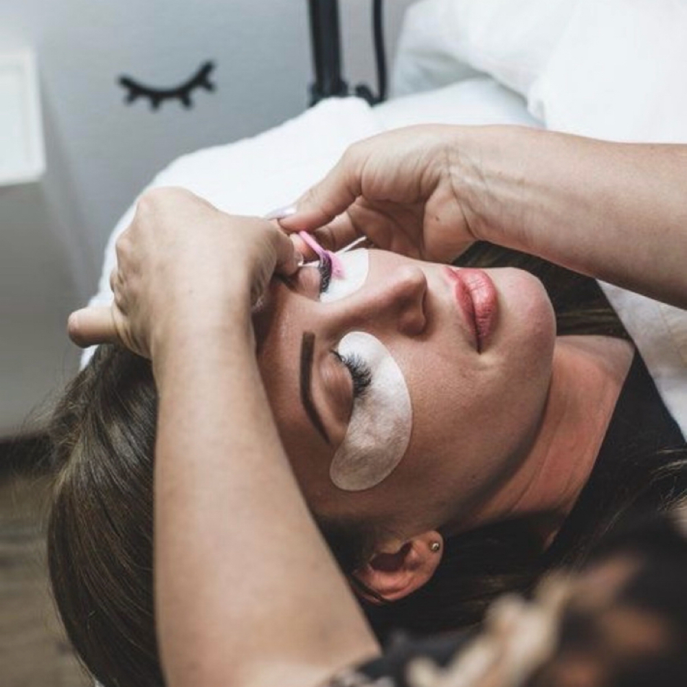 Lash Extension Removal at María Botero PMU in Ashburn, VA