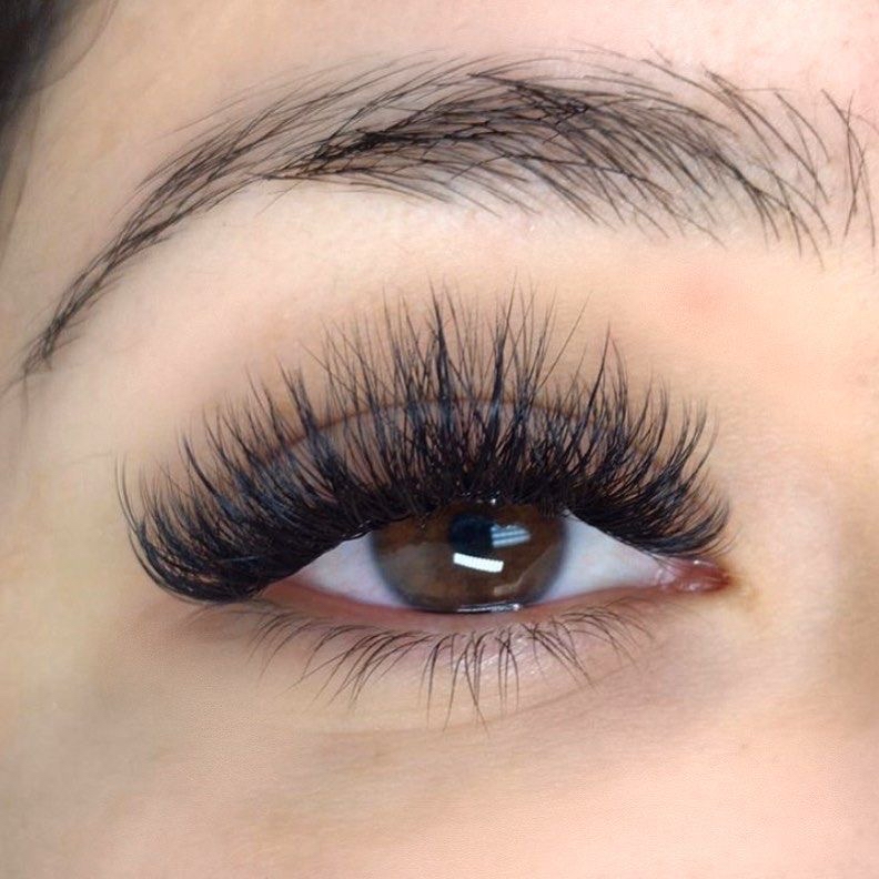 Hybrid Fullset Lash Extensions
