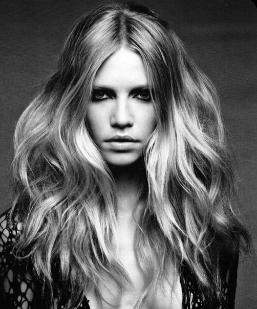 Women’s Haircut w/Blowdry Style
