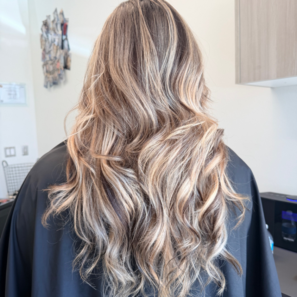 Partial Highlights at VIRGINIA MALDONADO HAIRSTYLIST LLC in Stuart, FL