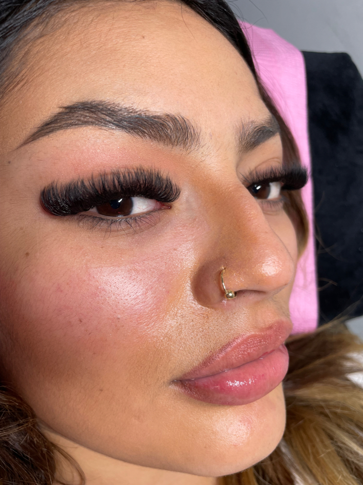 Mega Volumen Lashes at KarlaBFL LLC in Laurel, MD