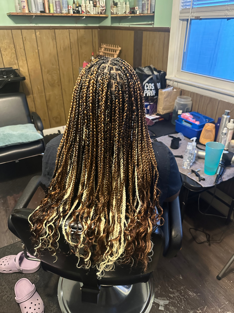 Smedium Knotless Braids