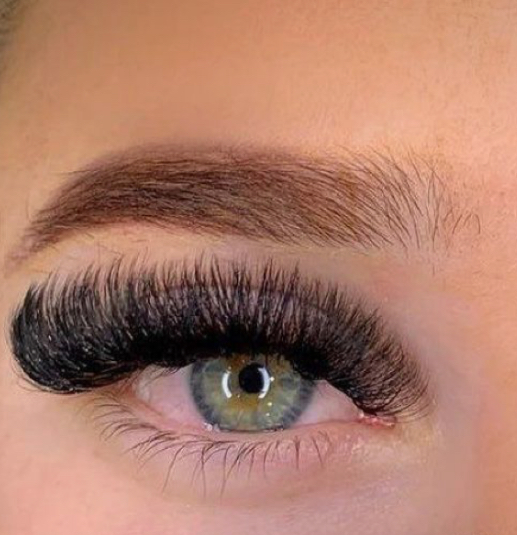Mega volume lashes