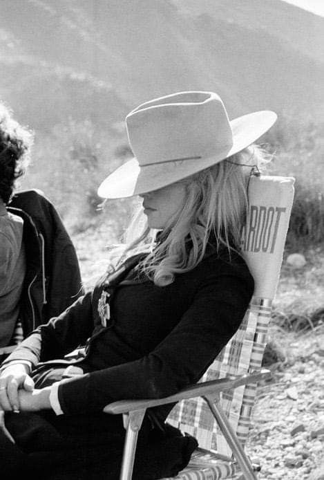 HANDTIED MOVE UP - ONE ROW at Arizona Darling in Tucson, AZ