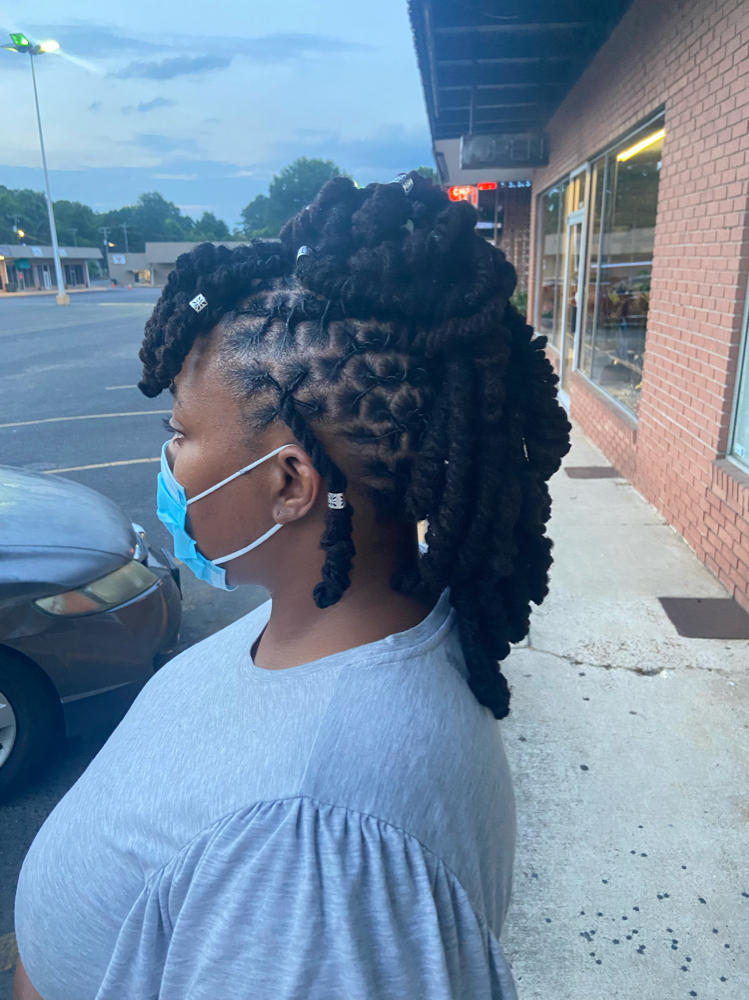 Loc retwist And Style at Crowned By Qunda in Columbia, SC
