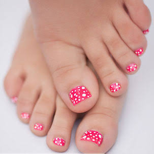 Nails: Little Princess Pedicure