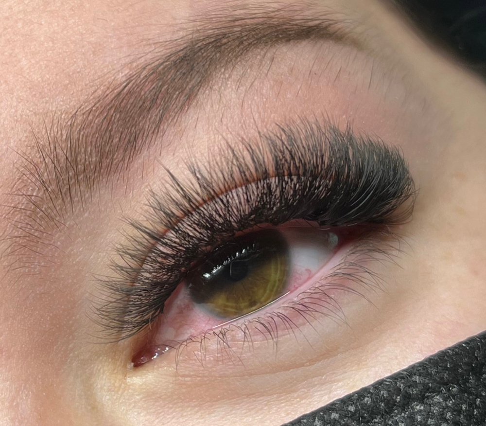 VOLUME LASHES