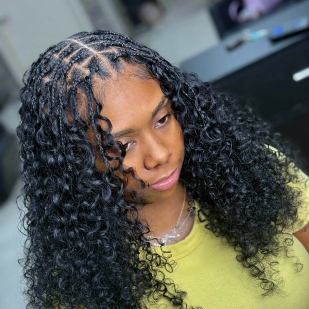 Miracle Knotless at ReneesRoom&Co. in pearland, TX
