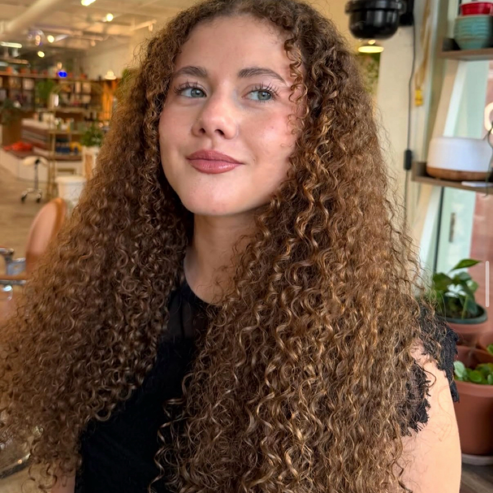 Diffusing And Styling at Daisy Mcqueen in Ventura, CA