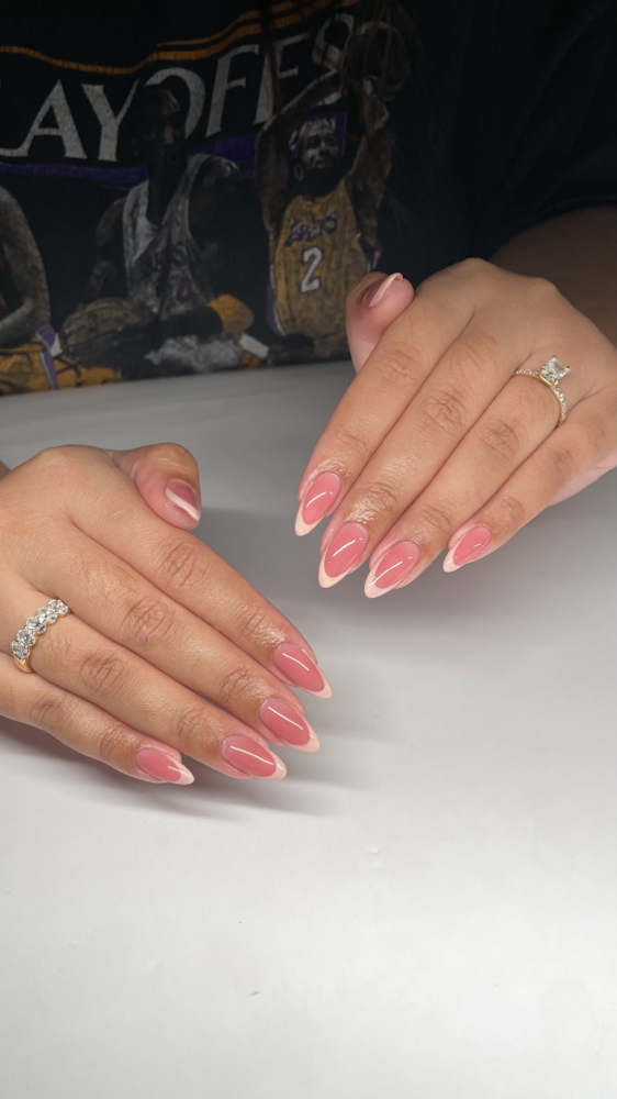 Structured Mani: French Tips