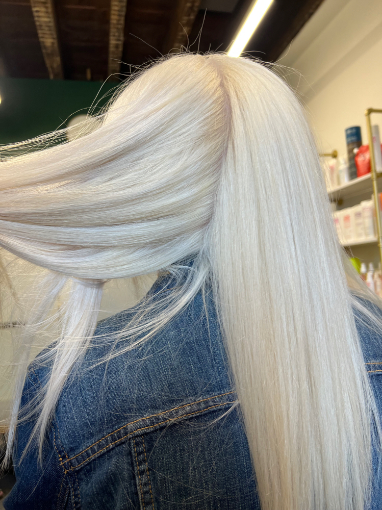 Platinum Blonde Root Refresh