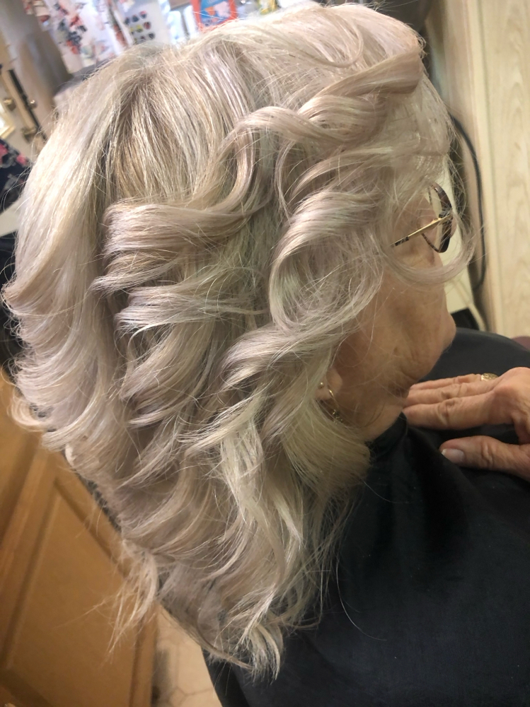 Shampoo, Blowdry & Thermal Style at Nails, Faith and Beauty in Heath Springs, SC