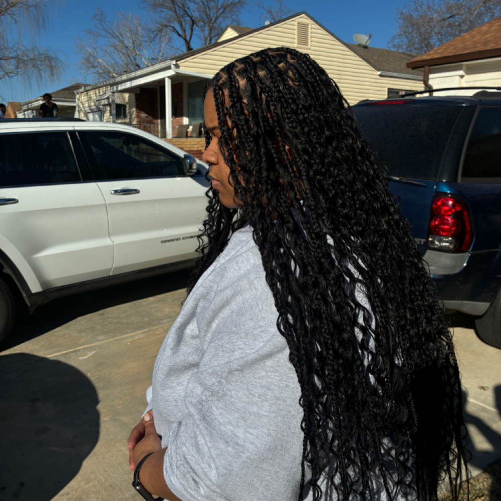 Smedium Knotless at BraidsByJinece in Wichita, KS