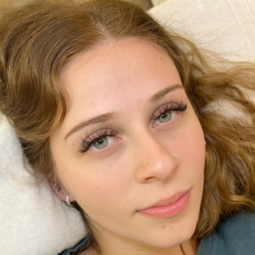 Classic Mini Fill - Tammy M. at Lucky Coast Lash in Brookfield, WI